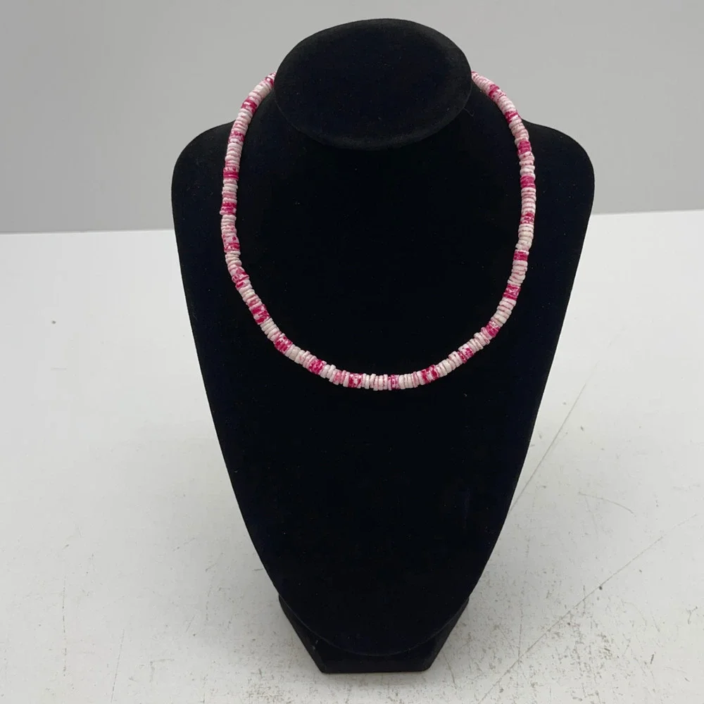 Vintage Fashion Jewelry Pink & White Puka Shell Necklace 16” Barrel Clasp